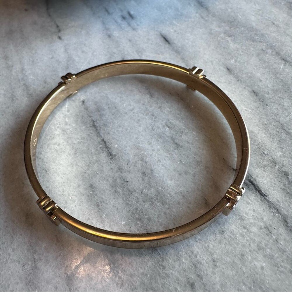 Tory Burch - Classic Logo Elegant Gold Bangle Bracelet - Picture 9 of 11